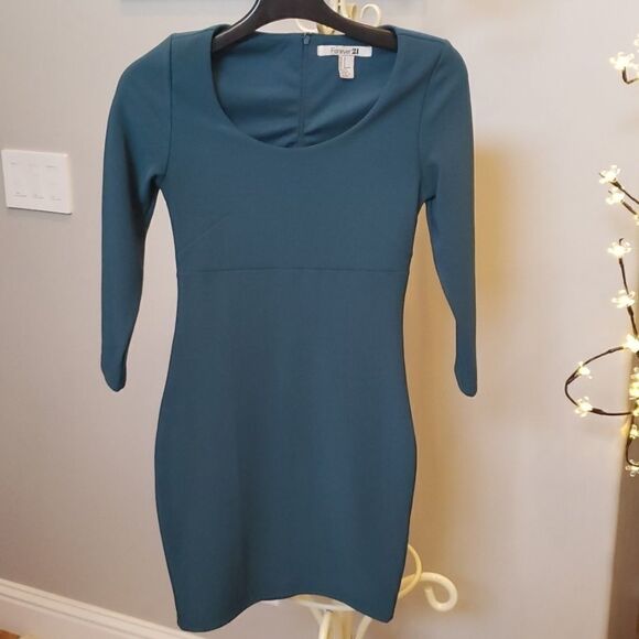 Forever 21 Dresses & Skirts - Forever 21 Emerald green dress Size S
